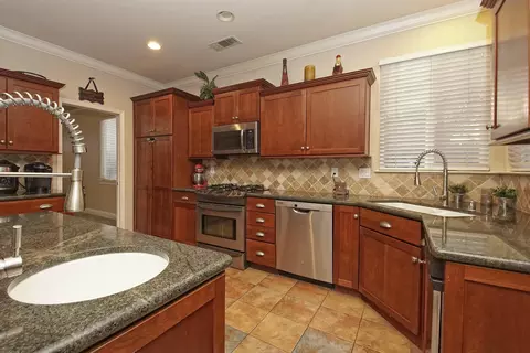 1364 Empress Ln, Redding, CA 96002 photo 13