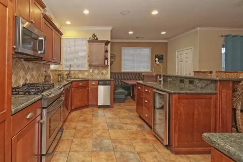 1364 Empress Ln, Redding, CA 96002 photo 10