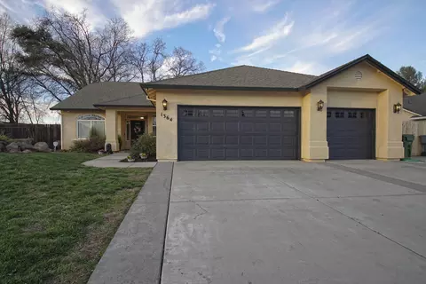 1364 Empress Ln, Redding, CA 96002 photo 3