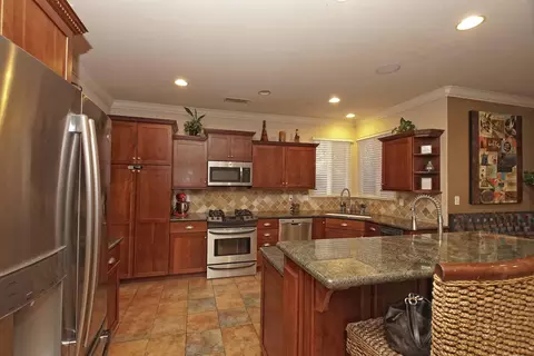 1364 Empress Ln, Redding, CA 96002 photo 14
