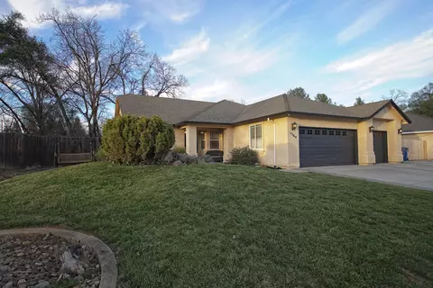 1364 Empress Ln, Redding, CA 96002 photo 4