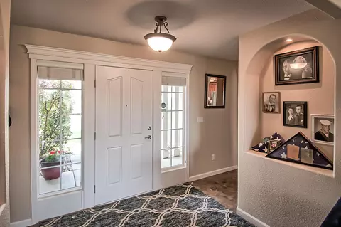 4130 Sunglow Dr, Redding, CA 96001 photo 2