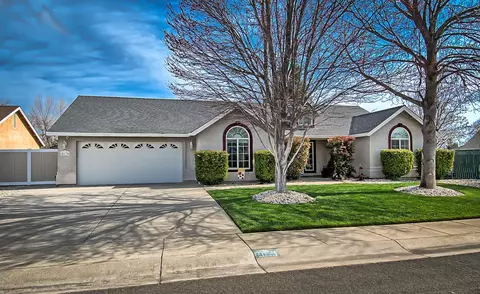 4130 Sunglow Dr, Redding, CA 96001 photo 1