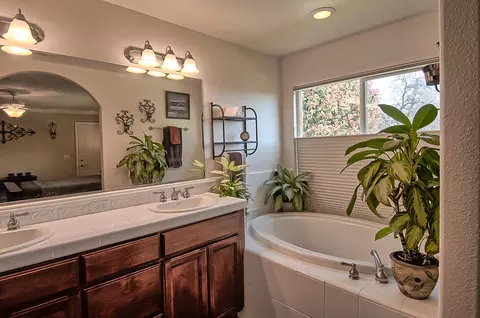 4130 Sunglow Dr, Redding, CA 96001 photo 13