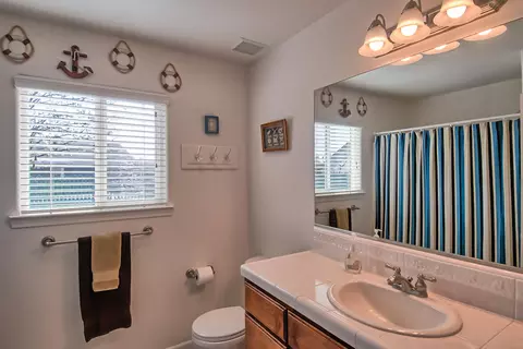 4130 Sunglow Dr, Redding, CA 96001 photo 17