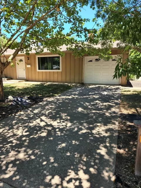 458 Rome Ave, Redding, CA 96001 photo 1