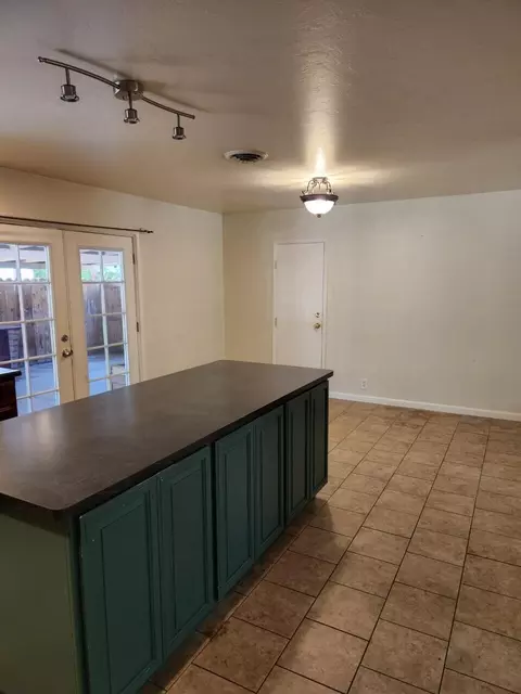 458 Rome Ave, Redding, CA 96001 photo 4