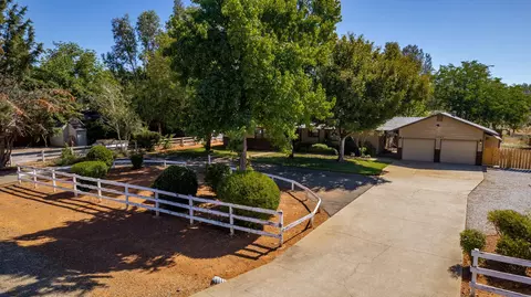 19745 Midland Dr, Redding, CA 96003 photo 2
