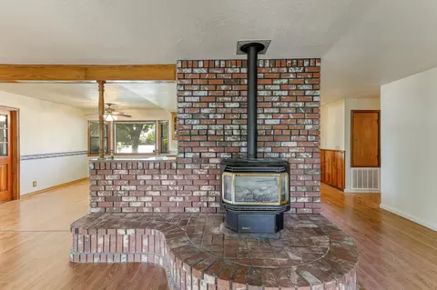 19745 Midland Dr, Redding, CA 96003 photo 11