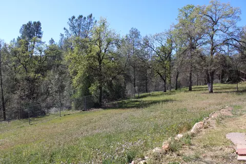 3749 Magnums Way, Redding, CA 96003 photo 4