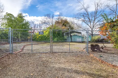 18352 View Point Dr, Anderson, CA 96007 photo 3