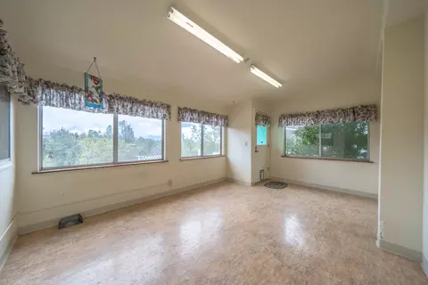 18352 View Point Dr, Anderson, CA 96007 photo 23