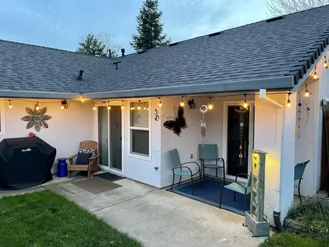 237 Vintage Path, Redding, CA 96003 photo 2