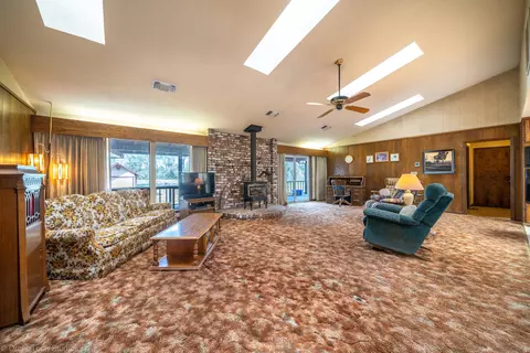 8342 Green Acres Ln, Redding, CA 96002 photo 6