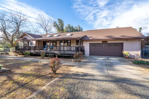 8342 Green Acres Ln, Redding, CA 96002 photo 2