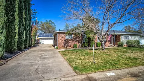 2912 Hawn Ave, Redding, CA 96002 photo 2