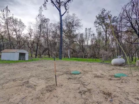 13714 Old Oregon Trl, Redding, CA 96003 photo 2