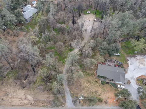 13714 Old Oregon Trl, Redding, CA 96003 photo 1