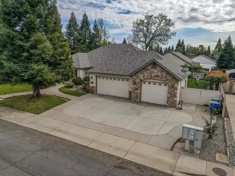 2887 Montana Sky Dr, Redding, CA 96002 photo 2