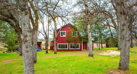 13808 Murphy Ln, Oak Run, CA 96069 photo 2