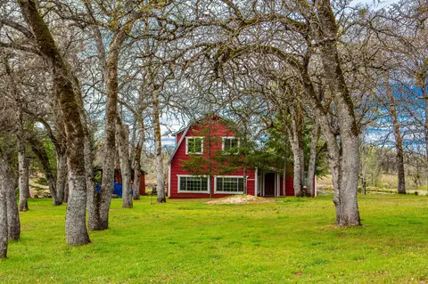 13808 Murphy Ln, Oak Run, CA 96069 photo 3