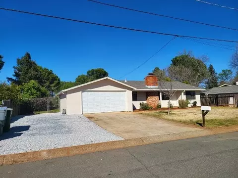 2290 Belladonna St, Redding, CA 96002 photo 2