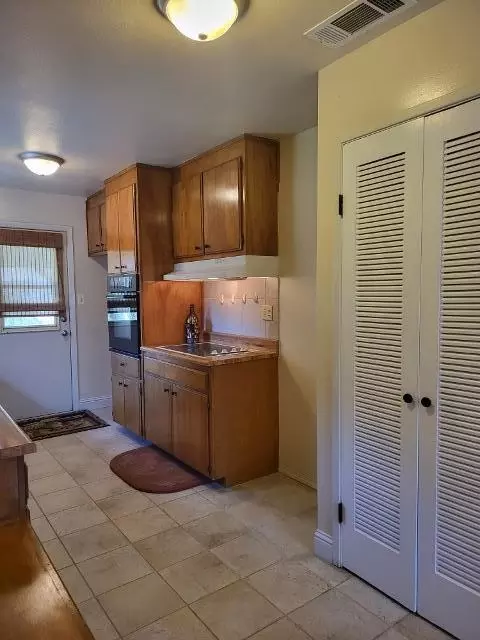 2290 Belladonna St, Redding, CA 96002 photo 9