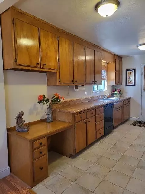 2290 Belladonna St, Redding, CA 96002 photo 8