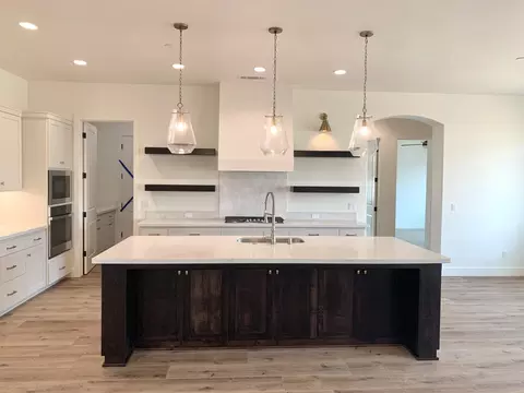 4734 Boralma St, Redding, CA 96003 photo 2