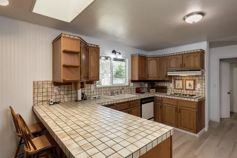 6804 Riata Dr, Redding, CA 96002 photo 9