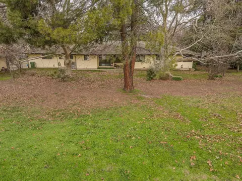 6585 Lucerne Ct, Redding, CA 96001 photo 12