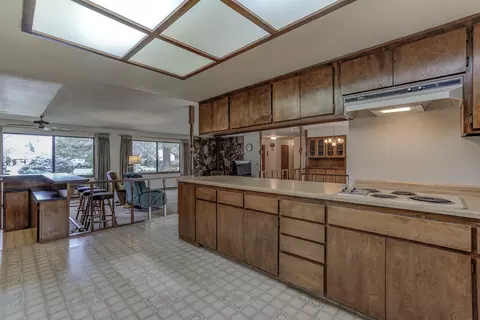 6585 Lucerne Ct, Redding, CA 96001 photo 16