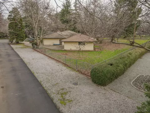 6585 Lucerne Ct, Redding, CA 96001 photo 11