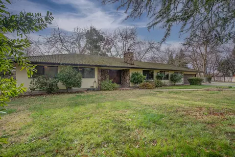 6585 Lucerne Ct, Redding, CA 96001 photo 2