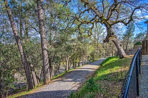 1252 Snowcap Trl, Redding, CA 96003 photo 31