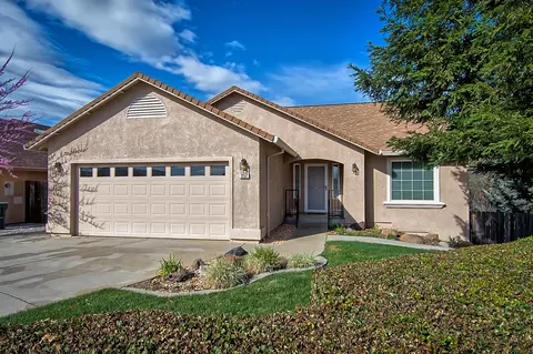 1252 Snowcap Trl, Redding, CA 96003 photo 2