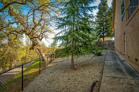 1252 Snowcap Trl, Redding, CA 96003 photo 28