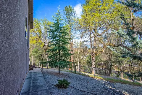 1252 Snowcap Trl, Redding, CA 96003 photo 29