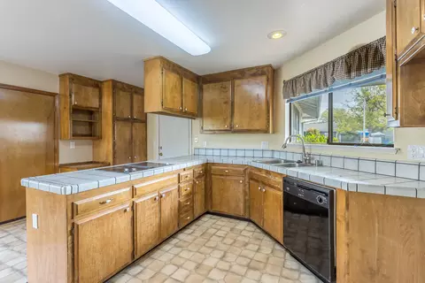 1974 Mary Lake Dr, Redding, CA 96001 photo 9