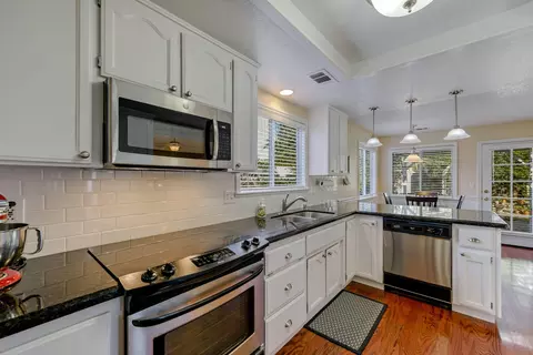 2447 Amethyst Way, Redding, CA 96003 photo 8