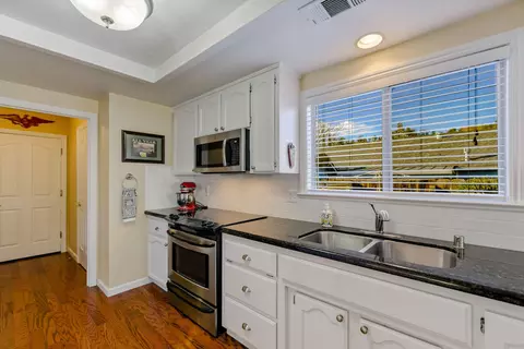 2447 Amethyst Way, Redding, CA 96003 photo 9