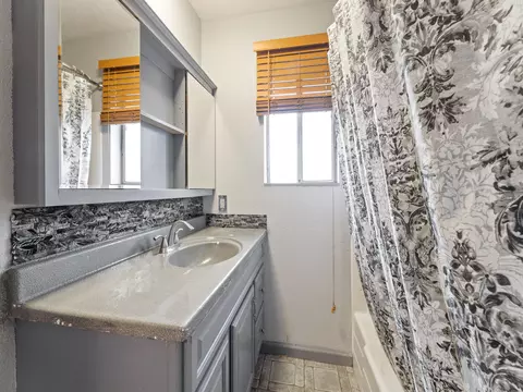 121 Woodhill Dr, Redding, CA 96003 photo 10