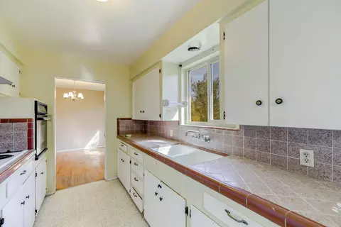 5075 Huntington, Redding, CA 96002 photo 8