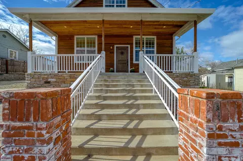 1846 Willis St, Redding, CA 96001 photo 1