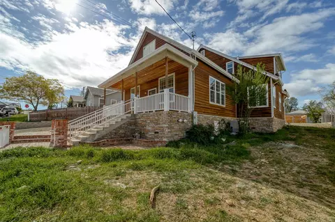 1846 Willis St, Redding, CA 96001 photo 2