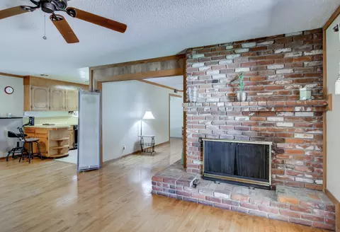 4056 Alta Mesa Dr, Redding, CA 96002 photo 9