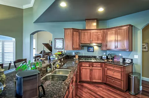 2007 Maudray Way, Redding, CA 96003 photo 11