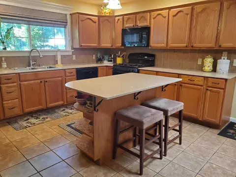 145 Chestnut Ave, Red Bluff, CA 96080 photo 1