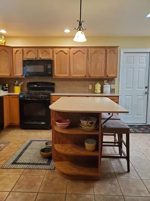 145 Chestnut Ave, Red Bluff, CA 96080 photo 3