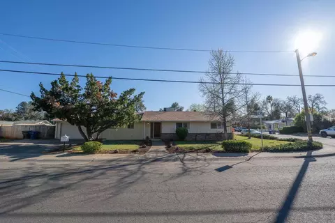 871 Shirley Ln, Redding, CA 96002 photo 1